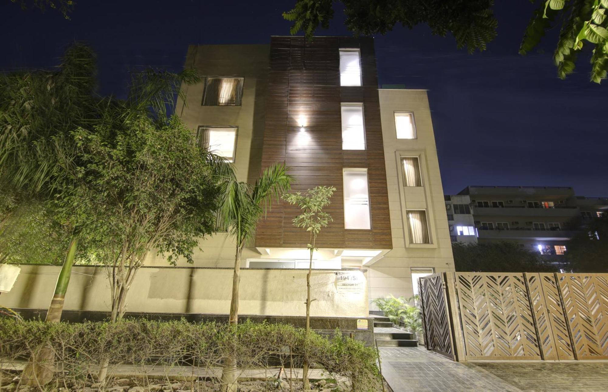 Saltstayz Select - Galleria Market & Golf Course Road Gurgaon Exterior foto