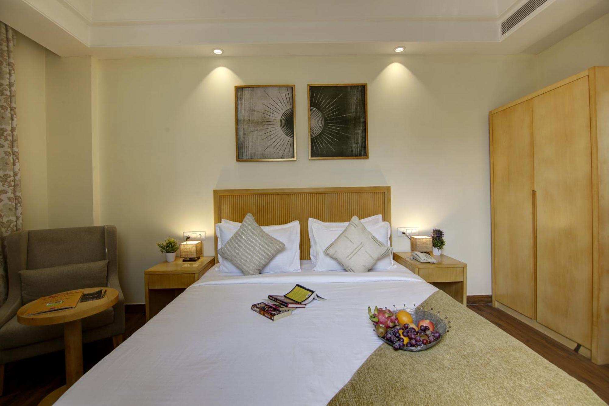 Saltstayz Select - Galleria Market & Golf Course Road Gurgaon Exterior foto